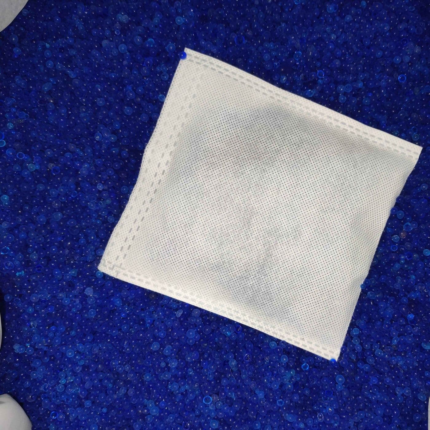 Silica Gel Blue detail 2